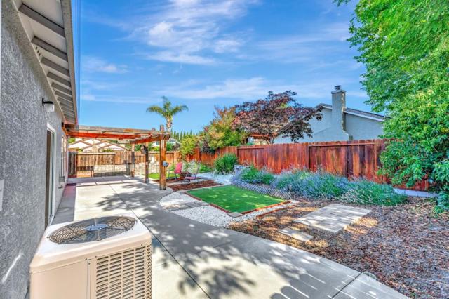 761 Gia Court, Hollister CA: https://media.crmls.org/mediaz/b9a6dade-35ed-42ad-98d7-d286069427a6.jpg