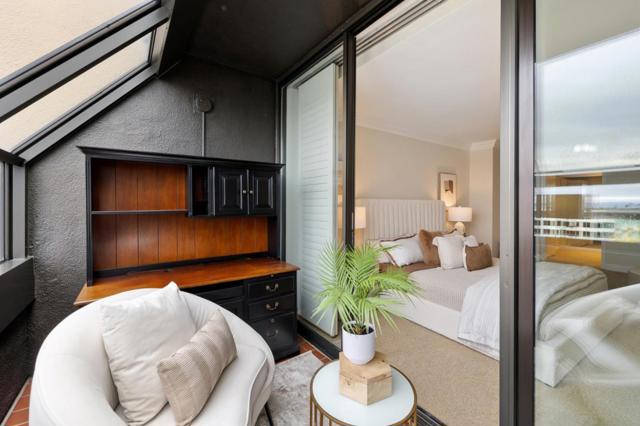 555 Laurel Avenue, San Mateo CA: https://media.crmls.org/mediaz/b9a77d6b-e6d1-4bbc-8443-a5fb9ca607fc.jpg