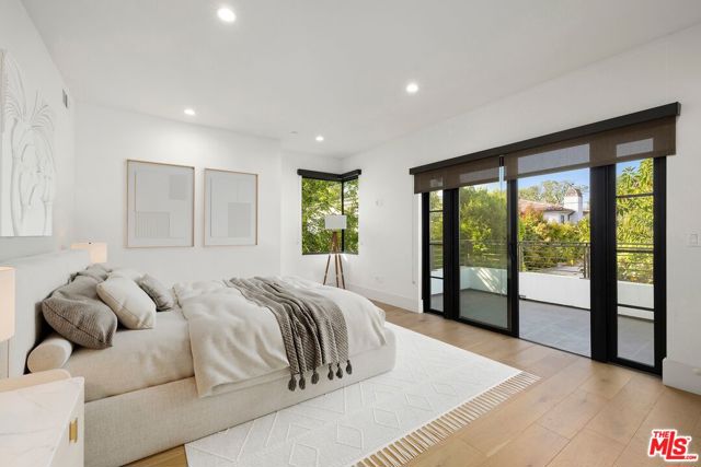 2012 Veteran Avenue, Los Angeles CA: https://media.crmls.org/mediaz/b9a8d213-ba62-4660-87dd-642467223d7c.jpg