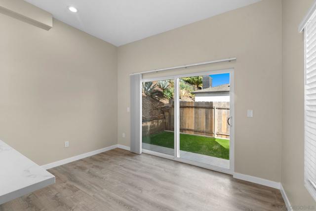 5126 5128 Alumni Pl, San Diego CA: https://media.crmls.org/mediaz/b9a9ac91-4da4-4a20-8088-5b3b91706c9e.jpg