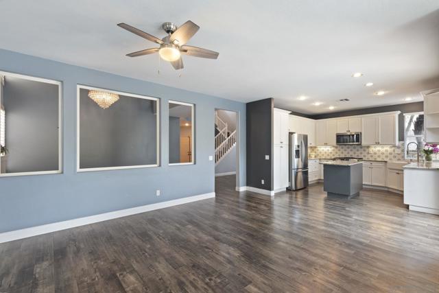 11927 Dapple Way, San Diego CA: https://media.crmls.org/mediaz/b9a9c28f-416a-4b92-ac1a-c55f4748f687.jpg