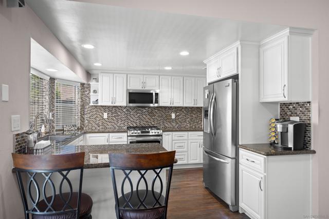 2208 Runabout Place, El Cajon CA: https://media.crmls.org/mediaz/b9a9c7c5-429c-4b6e-a1c2-f150c2c0500d.jpg