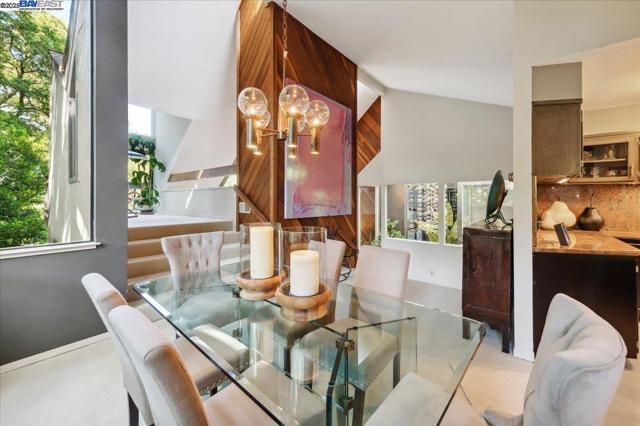 391 Oak Ln, Pleasanton CA: https://media.crmls.org/mediaz/b9aa31b4-4a06-4e7e-a17d-bc945f0e7e33.jpg
