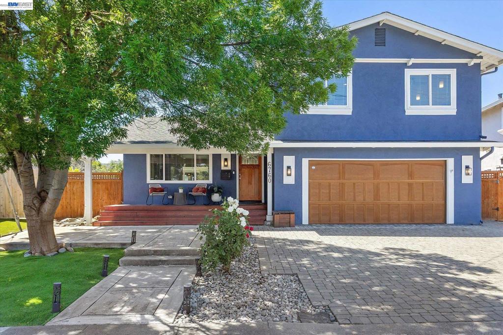 https://media.crmls.org/mediaz/b9aa4d69-f583-4f54-825b-84a7aa549a41.jpg?preset=X-Large