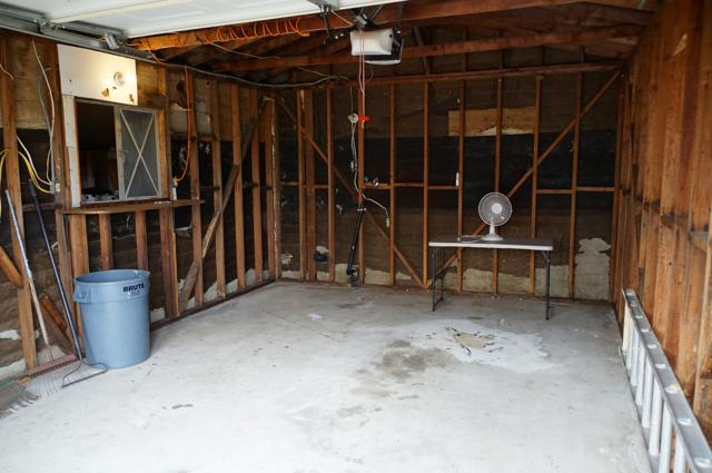 11022 West Drive, Morongo Valley CA: https://media.crmls.org/mediaz/b9aa6997-4b3f-4b0b-96c2-57e13b5a78c3.jpg