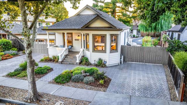 4463 Pleasanton Ave, Pleasanton CA: https://media.crmls.org/mediaz/b9aa7328-840f-4c9d-8148-26ba0e63e2b4.jpg
