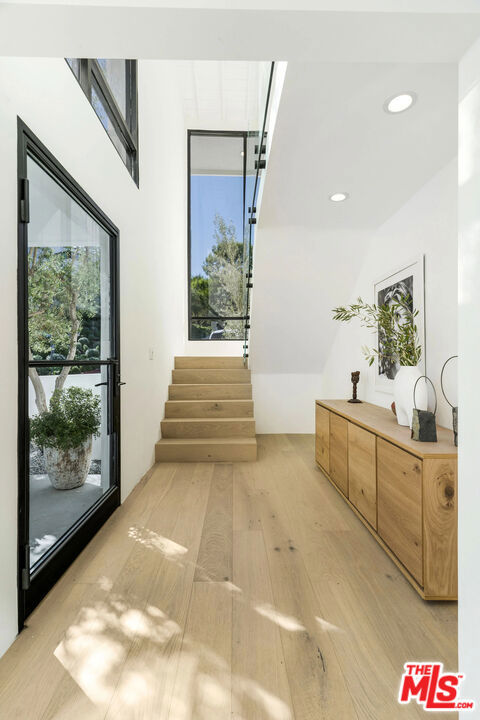 2600 Zorada Drive, Los Angeles CA: https://media.crmls.org/mediaz/b9aab1b6-ca2a-4cbd-b4ee-0162048f05e2.jpg
