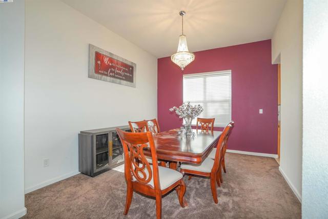 5018 Southport Ct, Antioch CA: https://media.crmls.org/mediaz/b9ab0129-c8a2-42c4-8da0-68642d5f5cbc.jpg