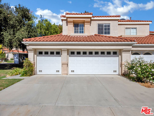 4713 Rhapsody Drive photo 2