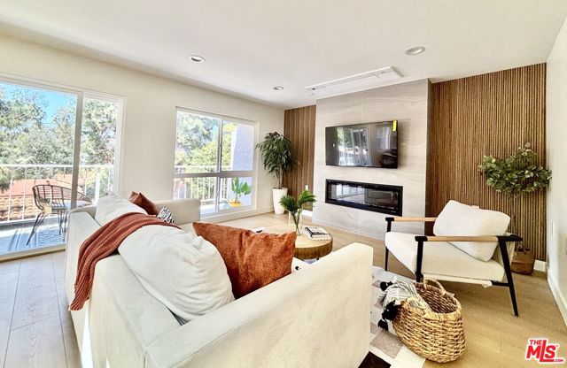 5360 Algarrobo, Laguna Woods CA: https://media.crmls.org/mediaz/b9ab2301-15a8-4bd3-99e7-1d136ff0847f.jpg