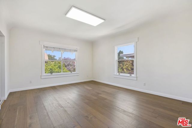 1810 Westmoreland Boulevard, Los Angeles CA: https://media.crmls.org/mediaz/b9abf056-43a9-4b84-967e-19c75ed2ece1.jpg