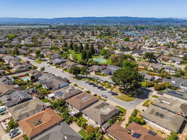 372 Bluefish Court, Foster City CA: https://media.crmls.org/mediaz/b9ac01f4-50ef-4b38-aea8-c50aa832a3d4.jpg