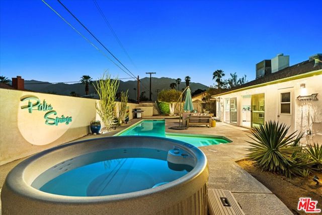 3963 E Calle San Antonio, Palm Springs, CA 92264