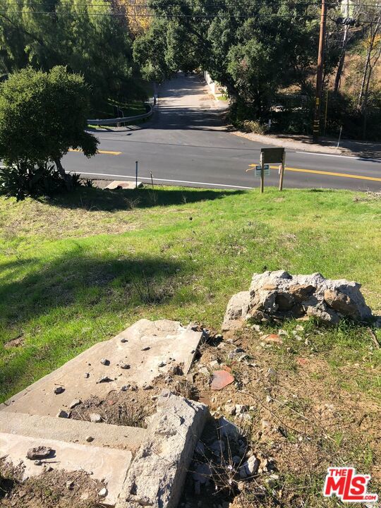 3330 Old Topanga Canyon Road, Topanga CA: https://media.crmls.org/mediaz/b9acf11f-318e-452a-9298-e691601e61f4.jpg
