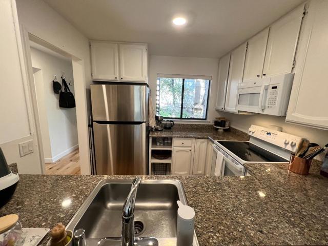 Image 8 of 32 For 805 Via Casitas