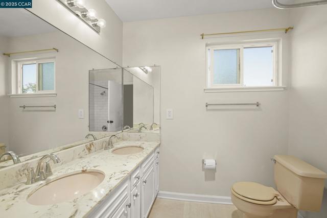 715 Graymont Circle, Concord CA: https://media.crmls.org/mediaz/b9ad285d-2b38-4841-b30c-9f84efb7a75e.jpg