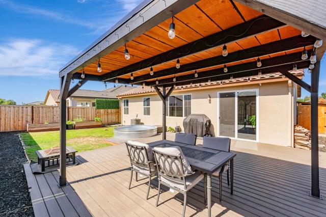414 Ledro Way, Oakley CA: https://media.crmls.org/mediaz/b9ad5ae7-755b-4e2e-a7c6-e02264a9b09a.jpg