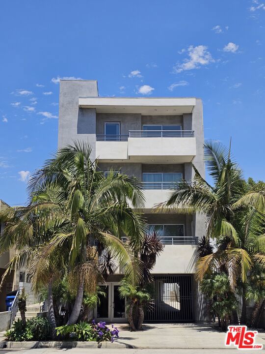 1748 Colby Avenue #3