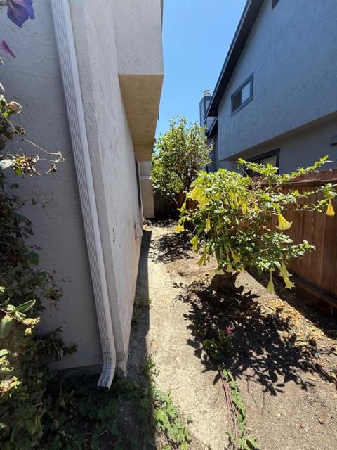 159 Port Royal Avenue, Foster City CA: https://media.crmls.org/mediaz/b9ae0a6b-f125-4ce3-81de-56b3c03f3b38.jpg