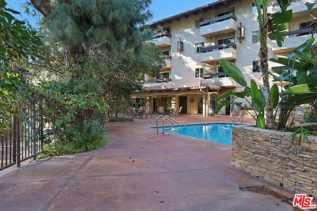 2700 Cahuenga Boulevard #2216