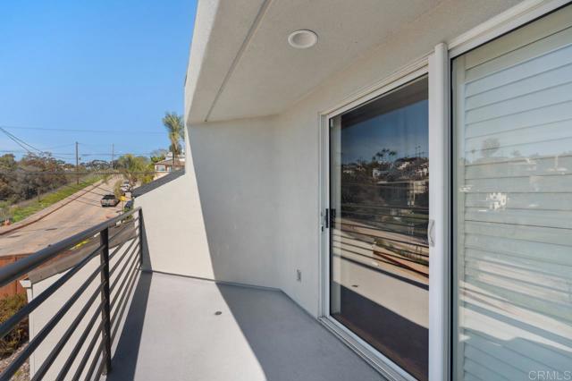 3521 Andrews Street, San Diego CA: https://media.crmls.org/mediaz/b9ae3267-4c07-439a-9b95-7509372c2757.jpg