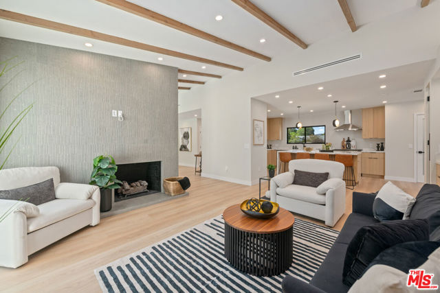 23442 Burbank Boulevard, Woodland Hills CA: https://media.crmls.org/mediaz/b9ae3c5a-7dc5-44ad-8c09-efd893bd968f.jpg