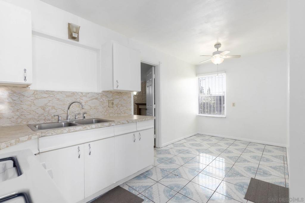 5359 Redwood St - photo 9
