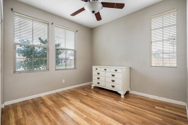 37590 Severn Place, Indio CA: https://media.crmls.org/mediaz/b9ae96ec-051f-485b-8eff-3d0f1084fe3c.jpg