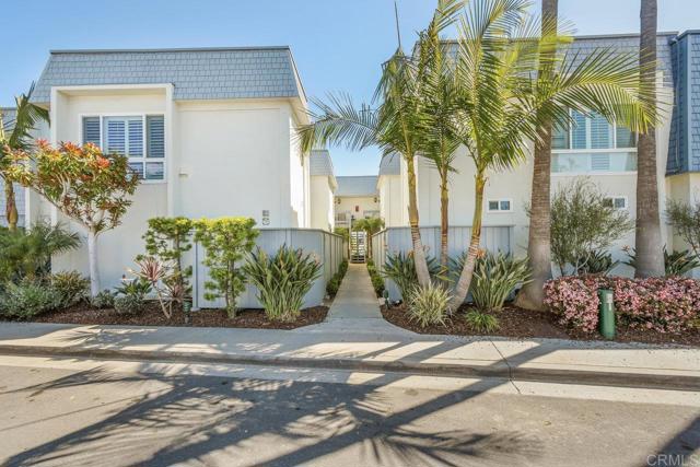 Detail Gallery Image 5 of 34 For 30 Antigua Ct, Coronado,  CA 92118 - 3 Beds | 2 Baths