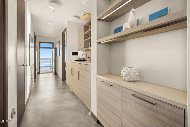 6768 Breakers Way, Ventura CA: https://media.crmls.org/mediaz/b9b00a19-65f1-4093-872f-3e5c7a40adb4.jpg