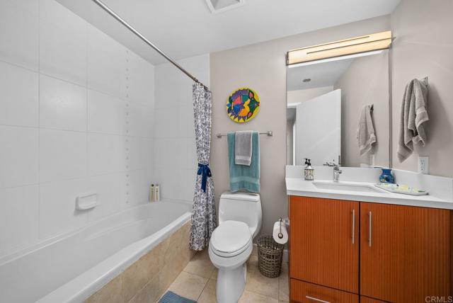 Detail Gallery Image 44 of 66 For 325 7th Ave #212,  San Diego,  CA 92101 - 3 Beds | 2/1 Baths
