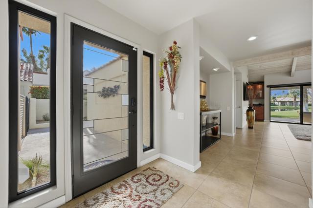 444 Sunningdale Drive, Rancho Mirage CA: https://media.crmls.org/mediaz/b9b0c160-161b-472d-befa-9d5307e9206c.jpg