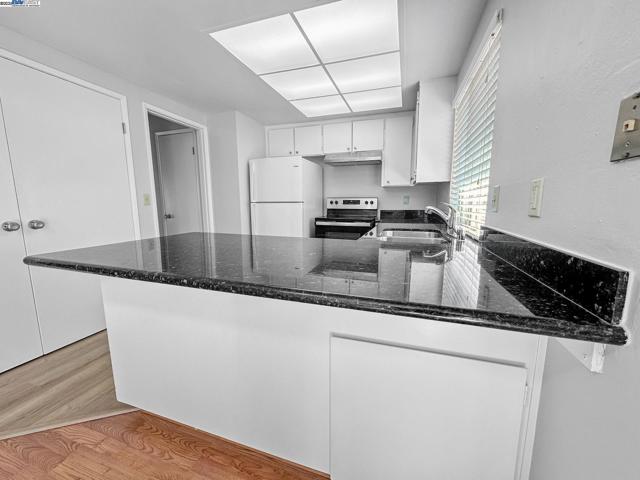 2857 Fountainhead Dr, San Ramon CA: https://media.crmls.org/mediaz/b9b16a77-57fd-4799-aa0e-fc8d25304dc7.jpg