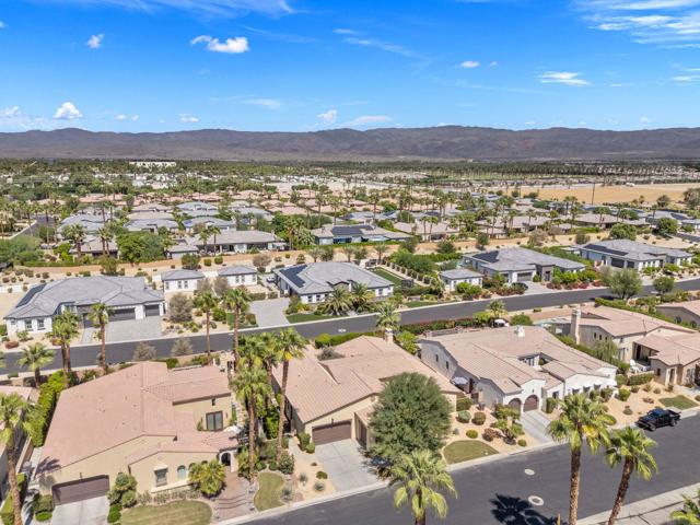 81840 Contento Street, La Quinta CA: https://media.crmls.org/mediaz/b9b1c93f-69f4-4da6-b982-e8ba4646db55.jpg