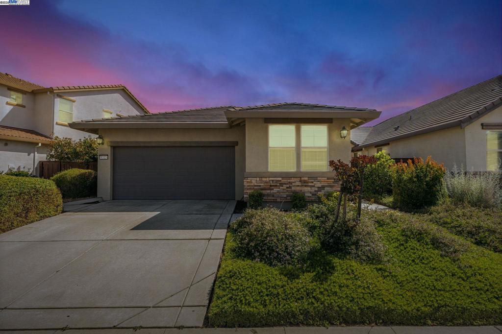 9315 Wild Lilac Cir