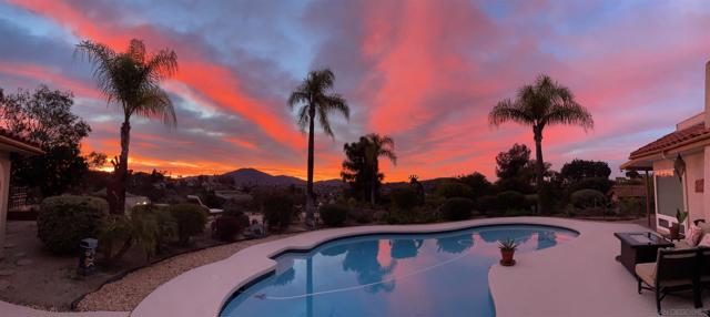 4343 Avenida Gregory, Spring Valley CA: https://media.crmls.org/mediaz/b9b3144b-be92-45be-8124-722b3974e04f.jpg