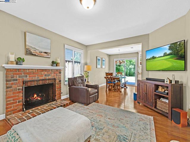 8043 Crossridge Rd, Dublin CA: https://media.crmls.org/mediaz/b9b353f1-da90-4448-9efe-59561fd0c83a.jpg