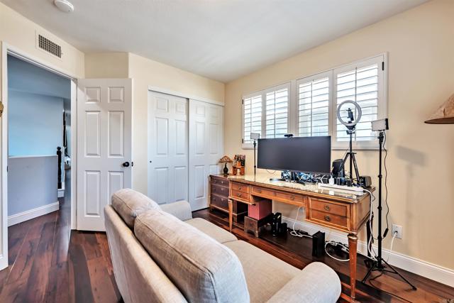 6847 Adolphia Dr., Carlsbad CA: https://media.crmls.org/mediaz/b9b403f2-4e81-42ad-9eda-183008c364a8.jpg