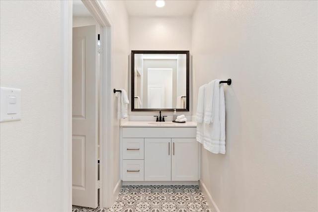 80435 Palatine Crt Court, La Quinta CA: https://media.crmls.org/mediaz/b9b4138e-6801-488b-be86-d4f30b043342.jpg