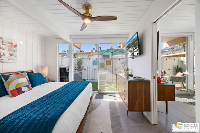 1111 E Palm Canyon Drive, Palm Springs CA: https://media.crmls.org/mediaz/b9b42da1-17ce-47d0-b09c-24d3506548b1.jpg