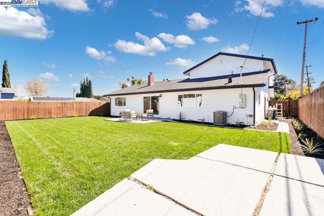 8794 Wicklow Ln, Dublin CA: https://media.crmls.org/mediaz/b9b45b5a-2334-4d56-aa53-46511a824aa3.jpg