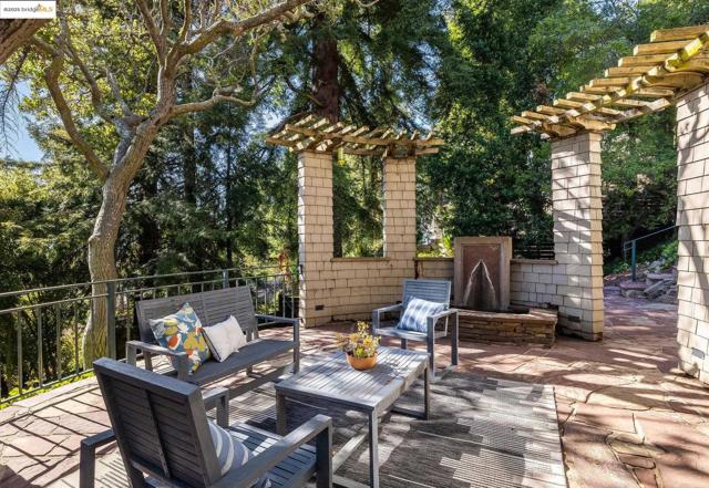 2671 Shasta Rd, Berkeley CA: https://media.crmls.org/mediaz/b9b4682f-bc70-44a3-94f2-483b00570166.jpg