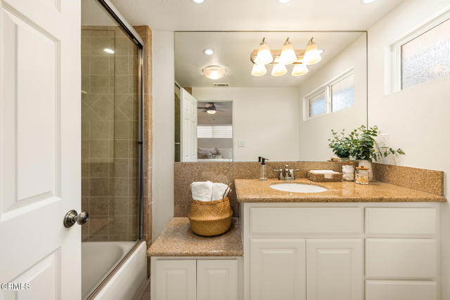 1853 Country Place, Ojai CA: https://media.crmls.org/mediaz/b9b493c2-b71e-4833-8e27-dfb74be2e78c.jpg