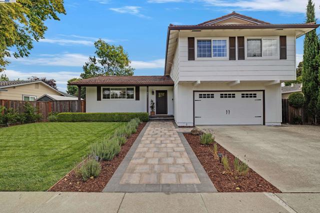 4421 Muirwood Dr, Pleasanton CA: https://media.crmls.org/mediaz/b9b4b75d-71eb-43e4-8e0c-2fd531c45224.jpg