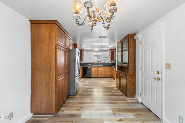 2524 Monaco Drive, Oxnard CA: https://media.crmls.org/mediaz/b9b58d40-4fc4-4e82-9fda-b9391d7a9a35.jpg