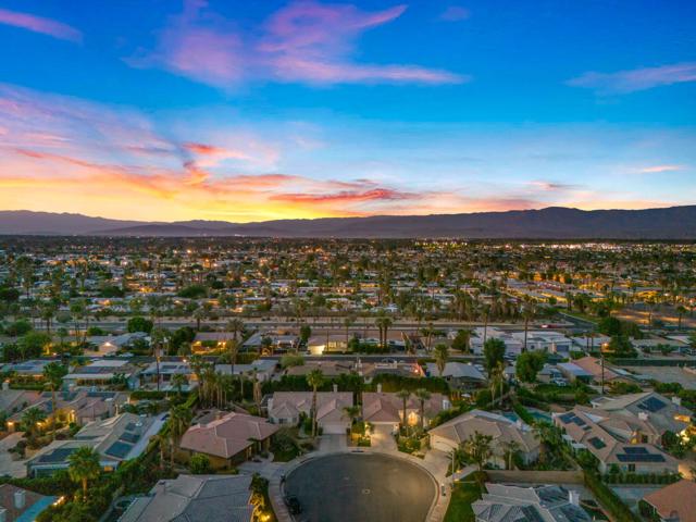 44220 Grand Canyon Lane, Palm Desert CA: https://media.crmls.org/mediaz/b9b59658-e51e-4192-a3e6-0e28585e19d7.jpg
