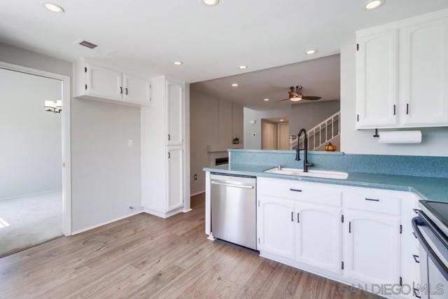 14811 Summerbreeze Way, San Diego CA: https://media.crmls.org/mediaz/b9b5dea3-f1ea-4bc9-afe4-35af418af0f9.jpg