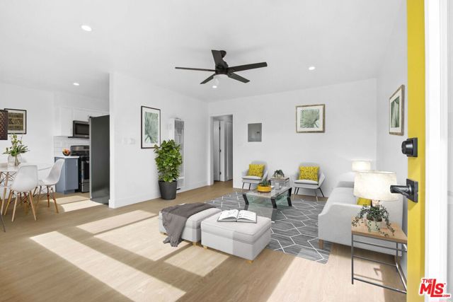 5529 Dairy Avenue, Long Beach CA: https://media.crmls.org/mediaz/b9b5eef4-6c97-4310-bc9f-a6cd4aa8a666.jpg