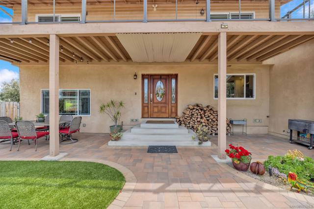 12845 Golden Way, Poway CA: https://media.crmls.org/mediaz/b9b5f219-a183-40a3-aa66-f4fbb0f00feb.jpg