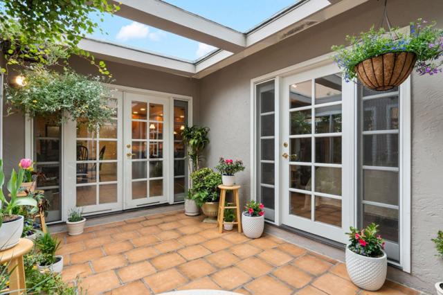 266 Curlew Court, Foster City CA: https://media.crmls.org/mediaz/b9b622fb-c8b9-48bb-b9bd-fe7c09541e1b.jpg
